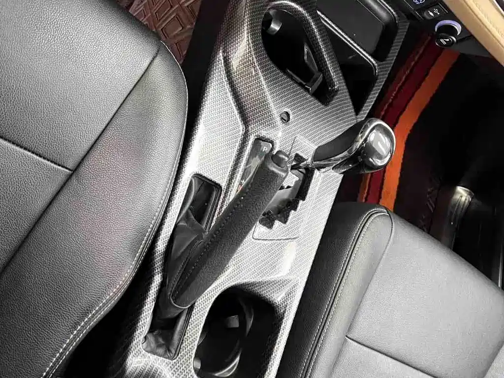Toyota RAV4 2019 — фото 17