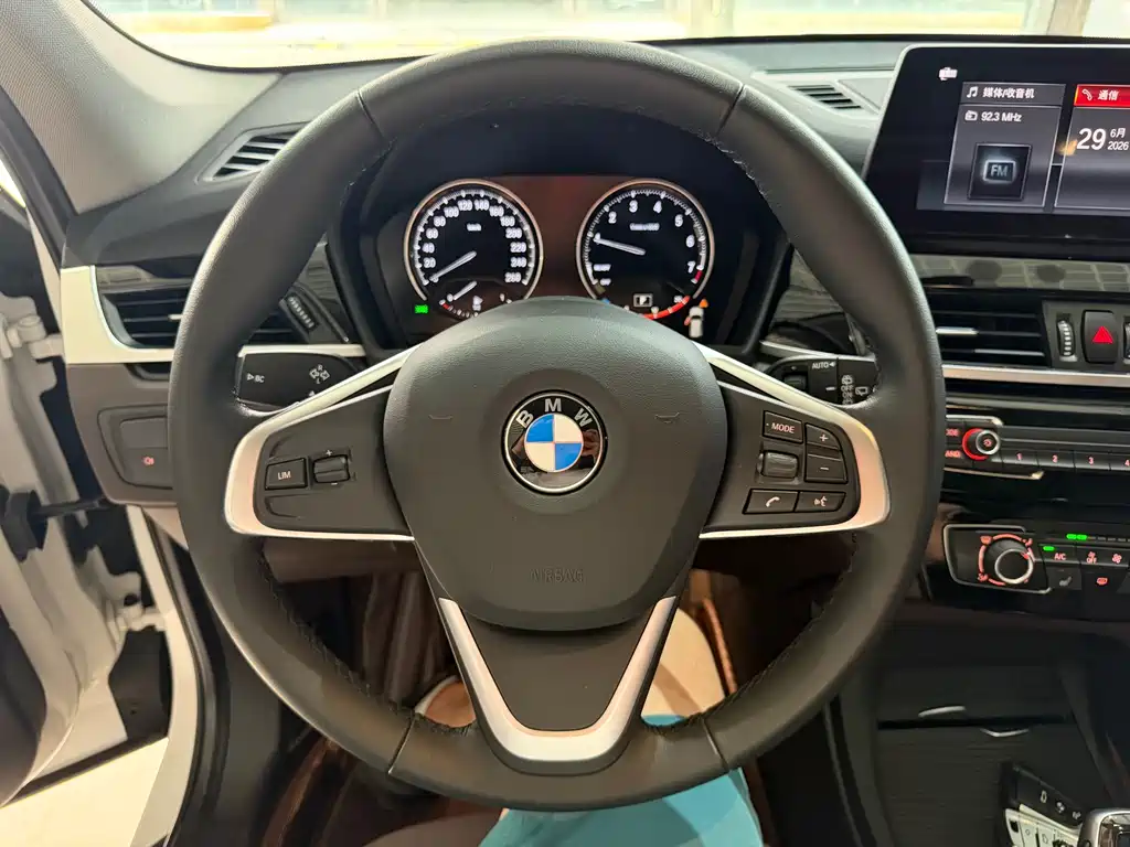 BMW X1 2022 — фото 12