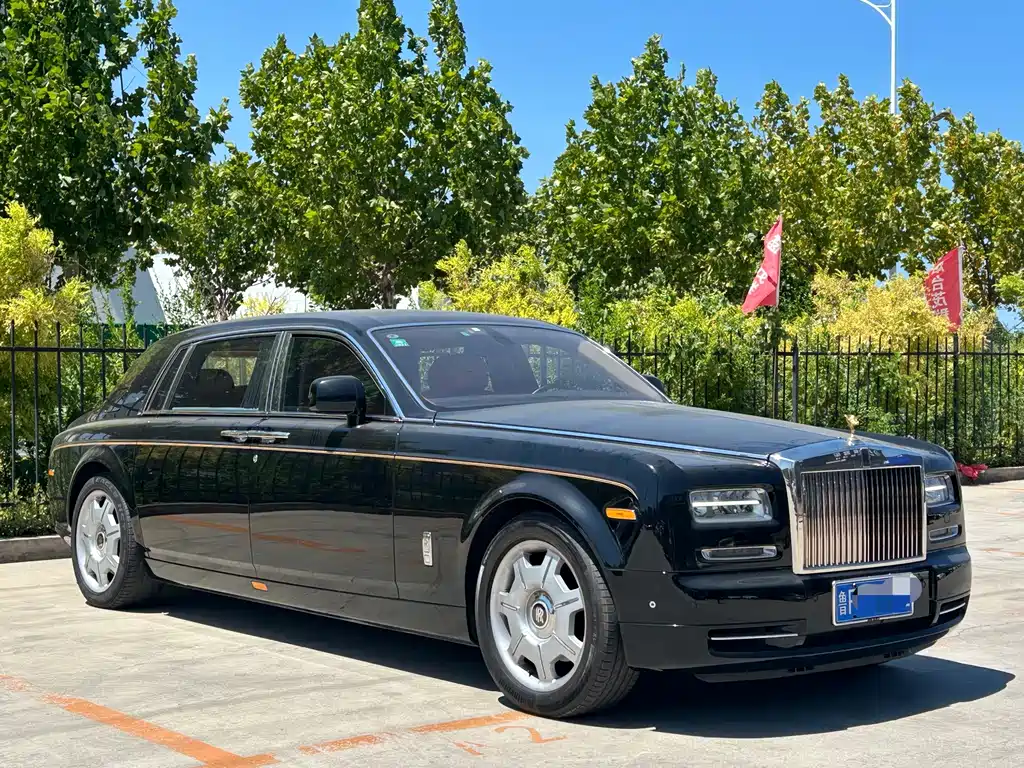 Rolls-Royce Phantom 2015 — фото 1