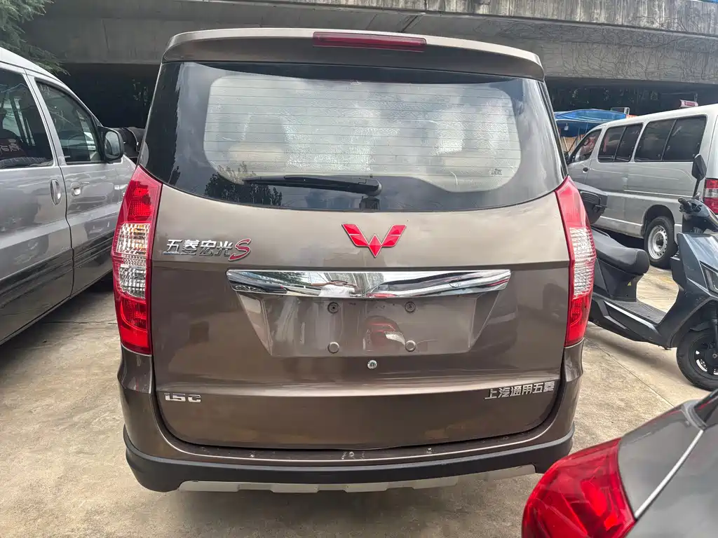 Wuling Hongguang 2015 — фото 5
