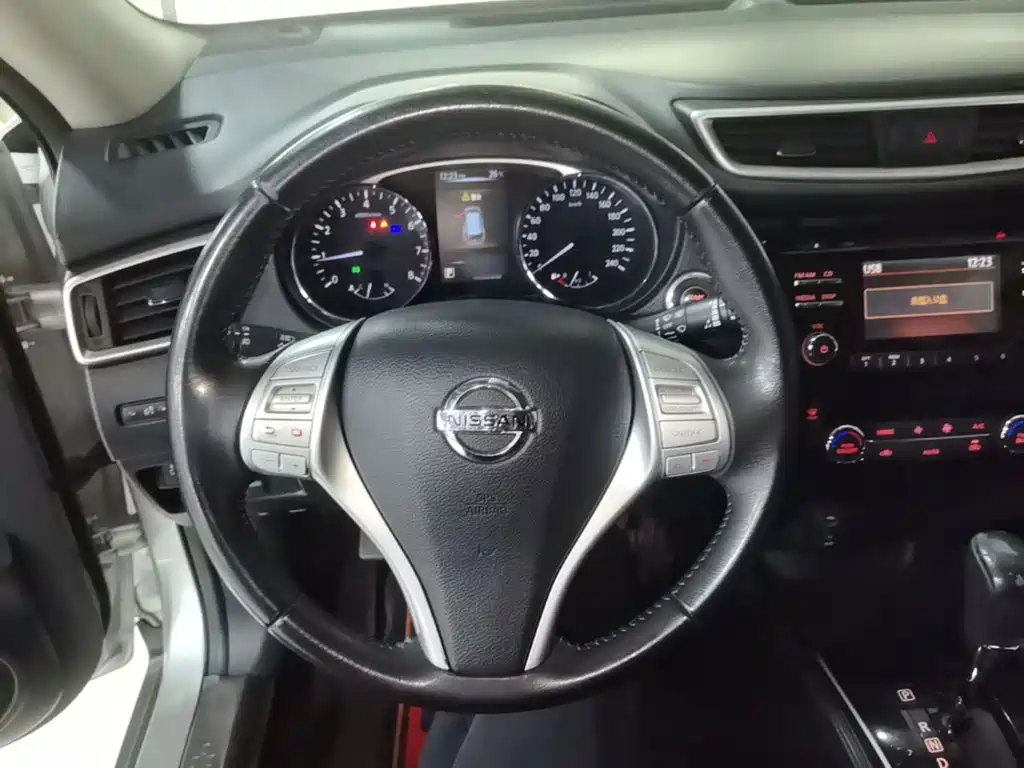 Nissan X-Trail 2015 — фото 11