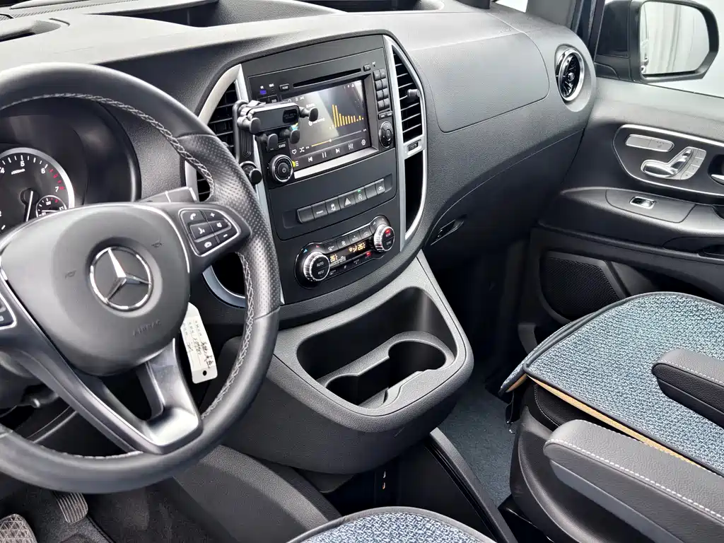 Mercedes-Benz Vito 2023 — фото 10