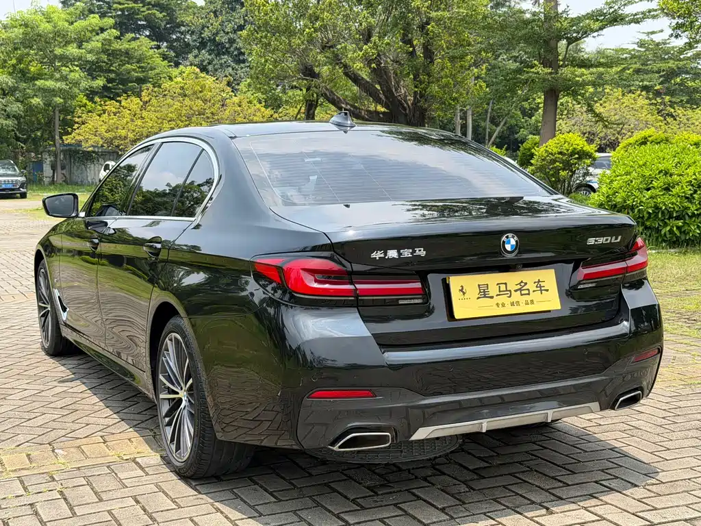 BMW 5 Series 2022 — фото 17