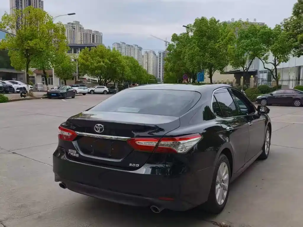 Toyota Camry 2019 — фото 9