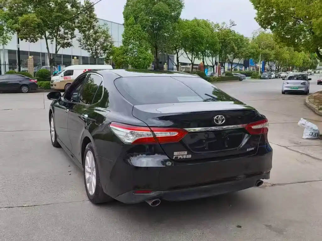 Toyota Camry 2019 — фото 7