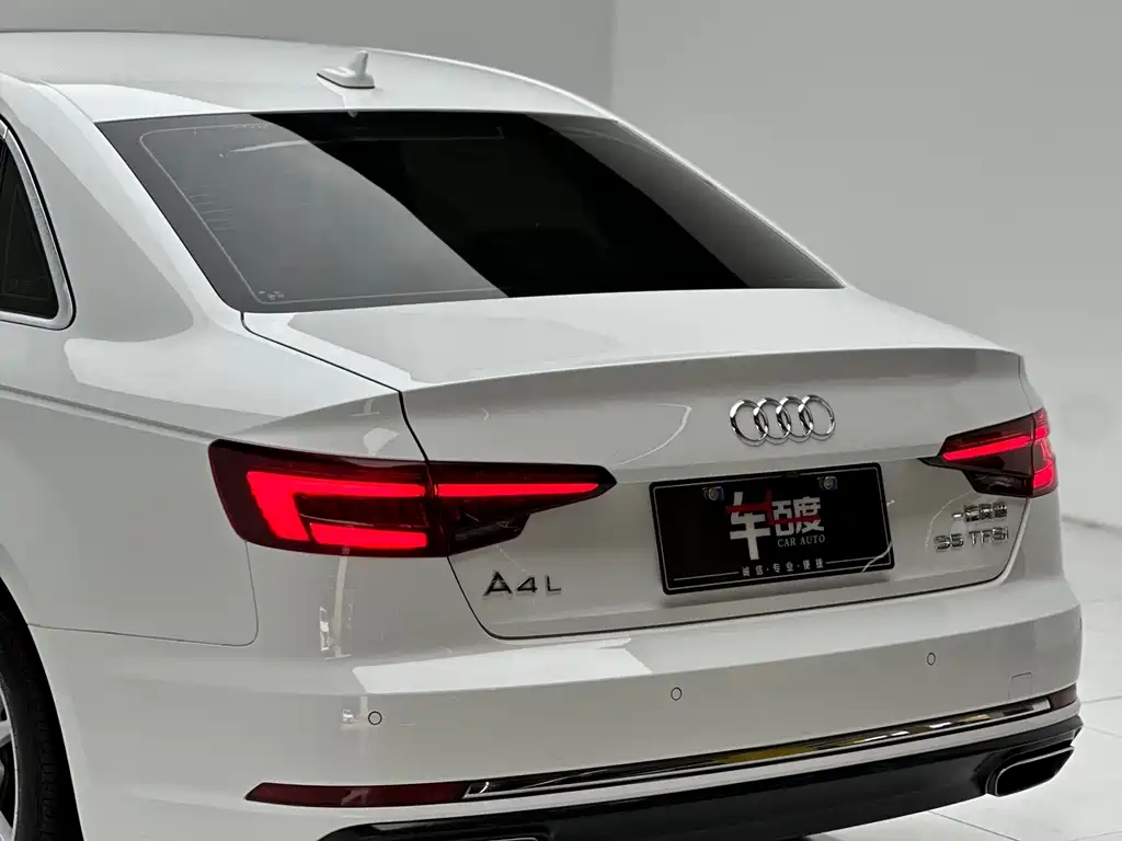 Audi A4L 2019 — фото 12