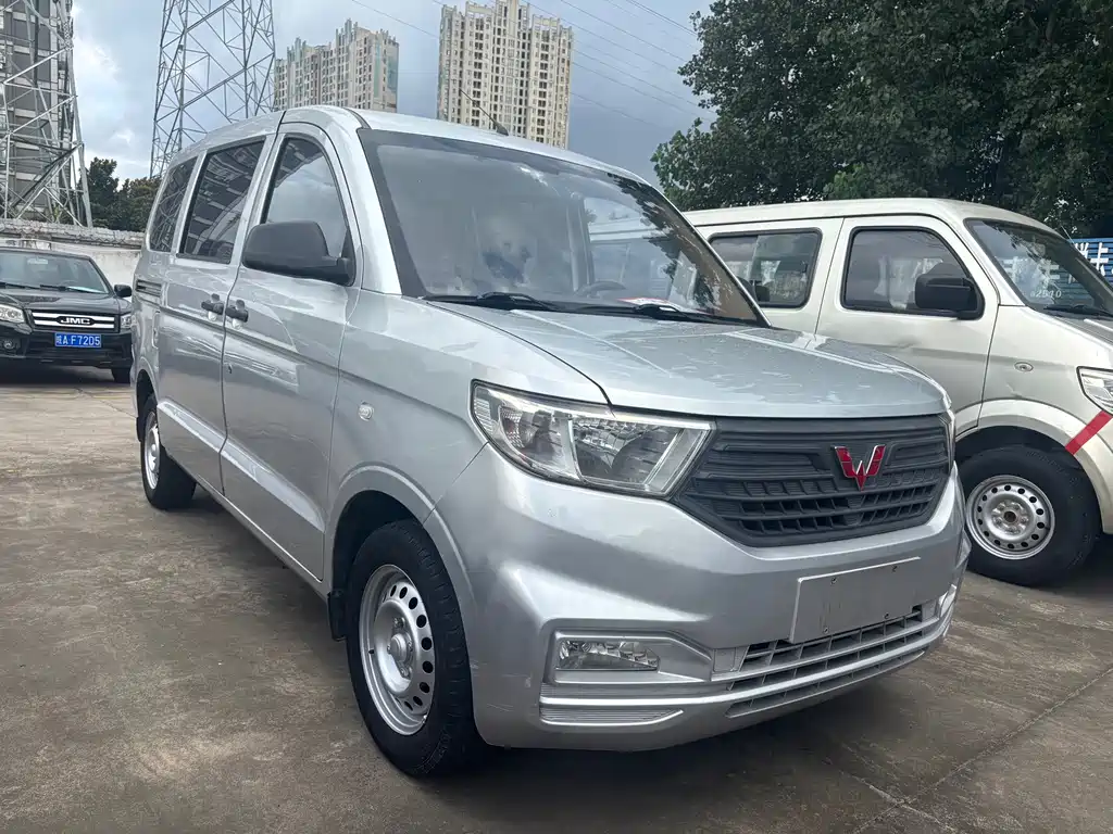 Wuling Hongguang V 2020 — фото 3