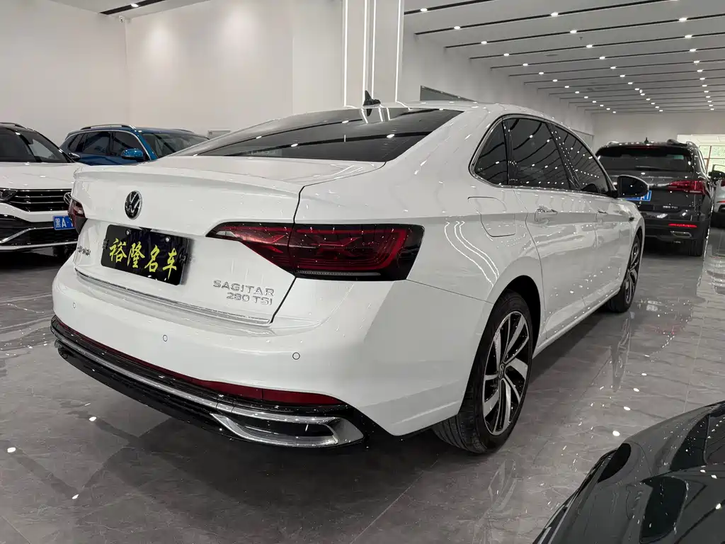 Volkswagen Sagitar 2022