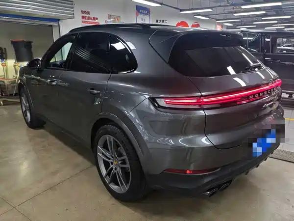Porsche Cayenne 2024