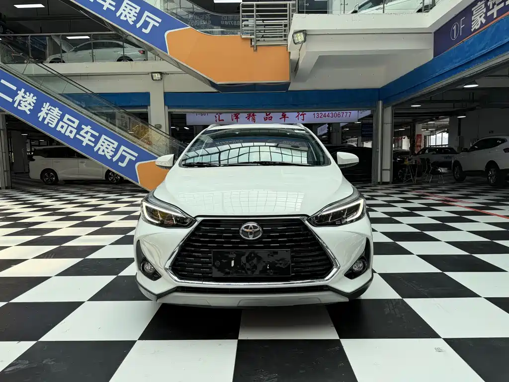 Toyota Yaris L 2022