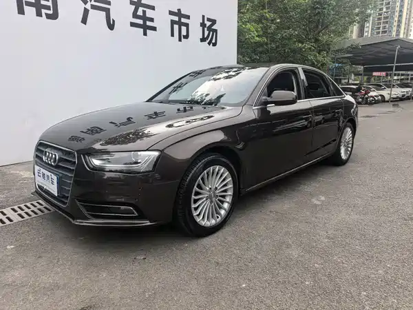 Audi A4L 2015