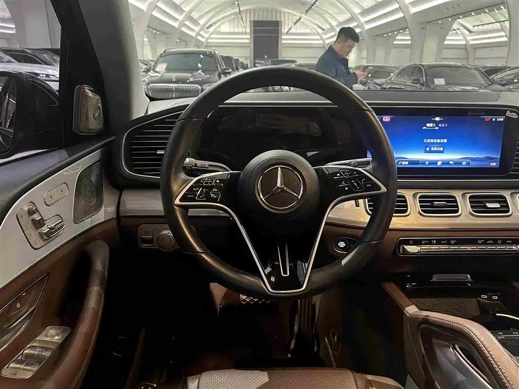 Mercedes-Benz GLS 2024 — фото 12