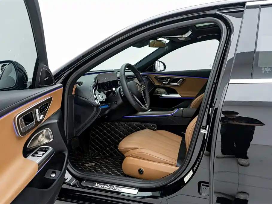 Mercedes-Benz E-Class 2025 — фото 17