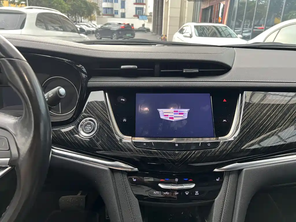 Cadillac XT6 2021 — фото 9