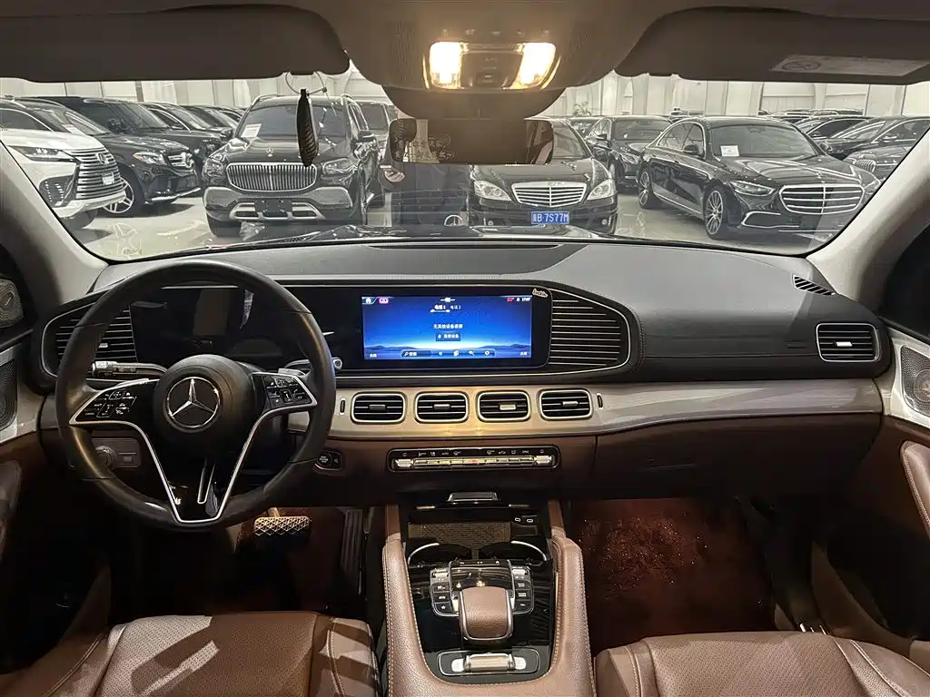 Mercedes-Benz GLS 2024 — фото 11