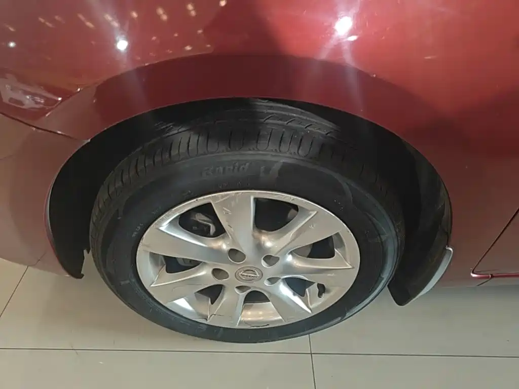 Nissan Tiida 2015 — фото 23