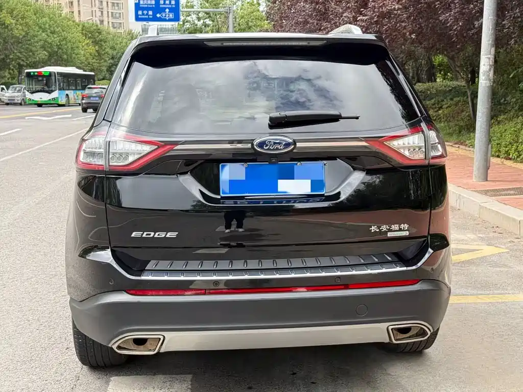 Ford Edge 2020 — фото 10