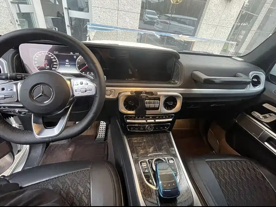 Mercedes-Benz G-Class 2023 — фото 2