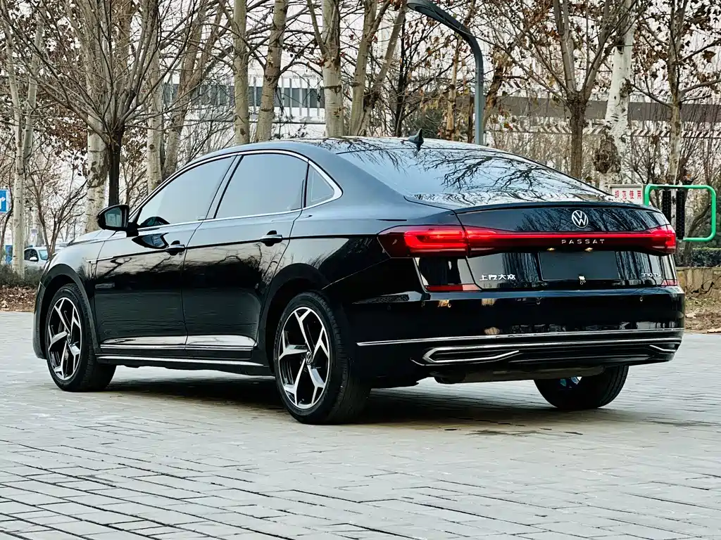Volkswagen Passat 2022 — фото 7