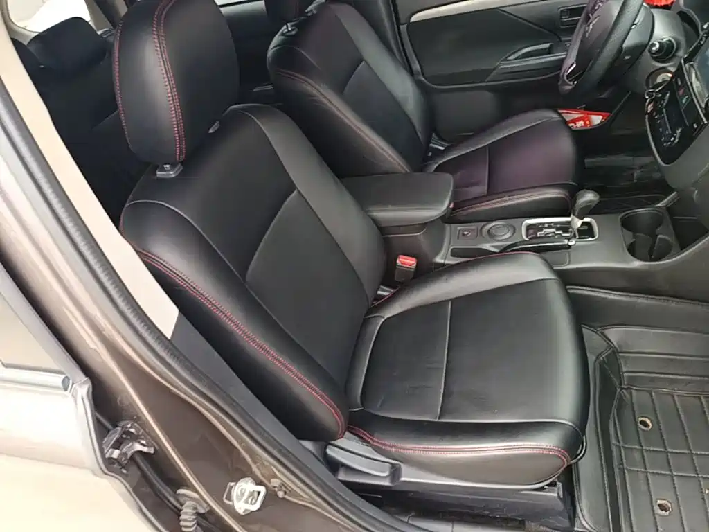 Mitsubishi Outlander 2016 — фото 25