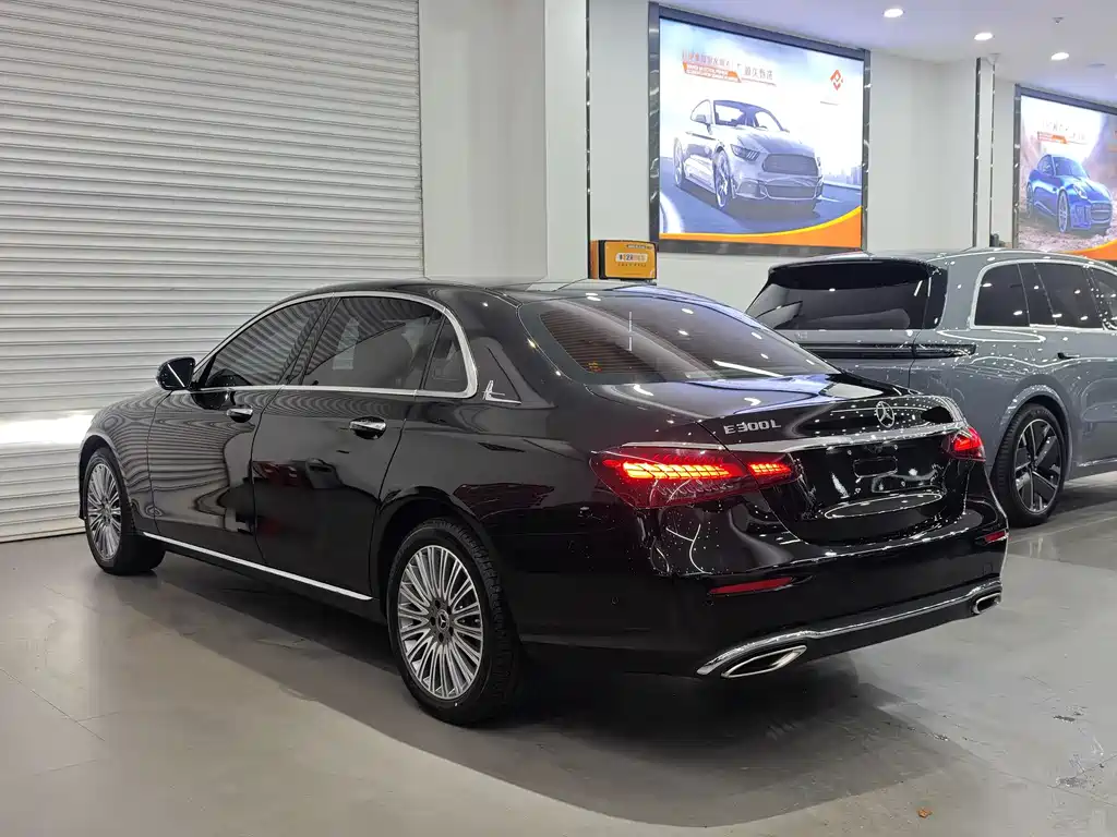 Mercedes-Benz E-Class 2023 — фото 5