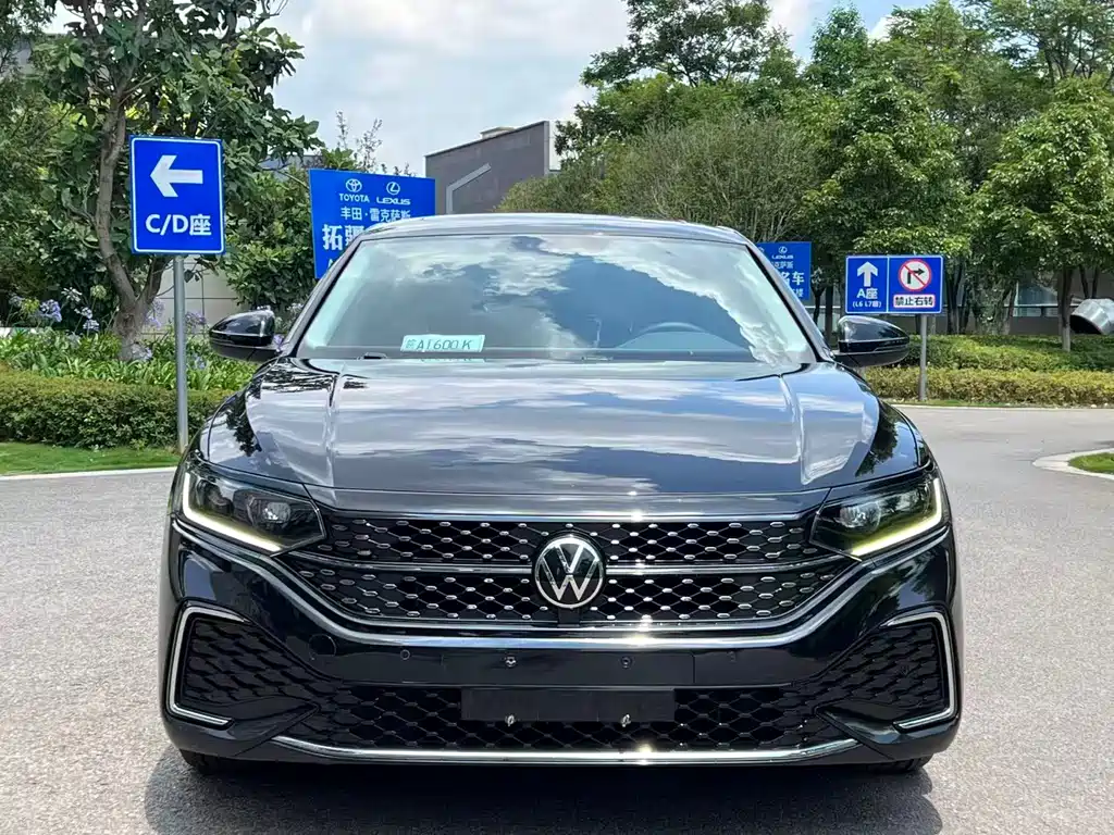 Volkswagen Passat 2022