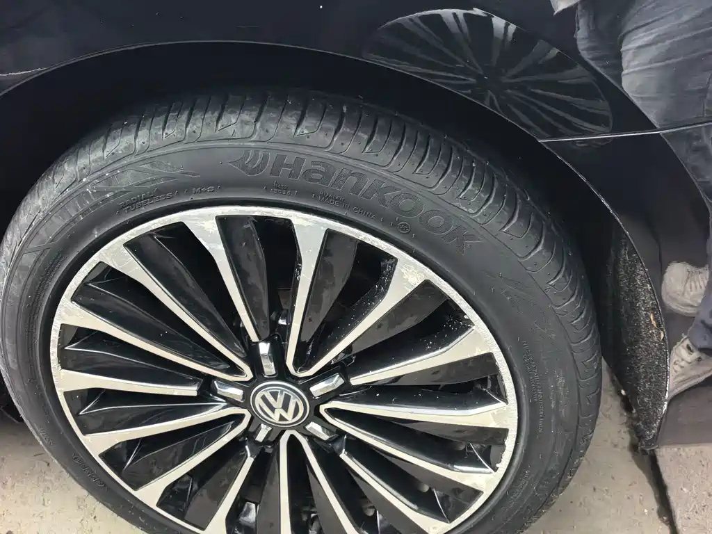 Volkswagen Passat 2017 — фото 12