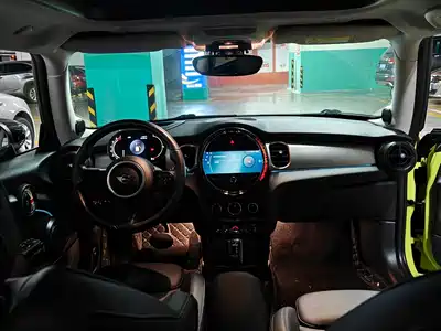 MINI MINI 2022