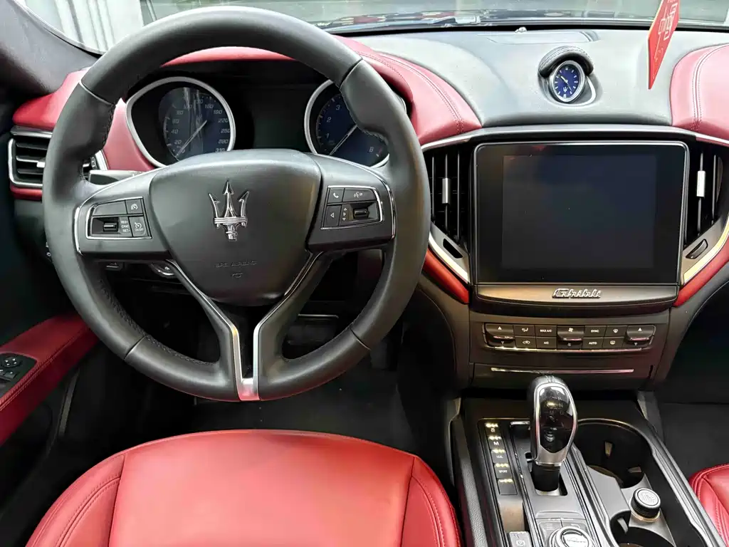 Maserati Ghibli 2018 — фото 13