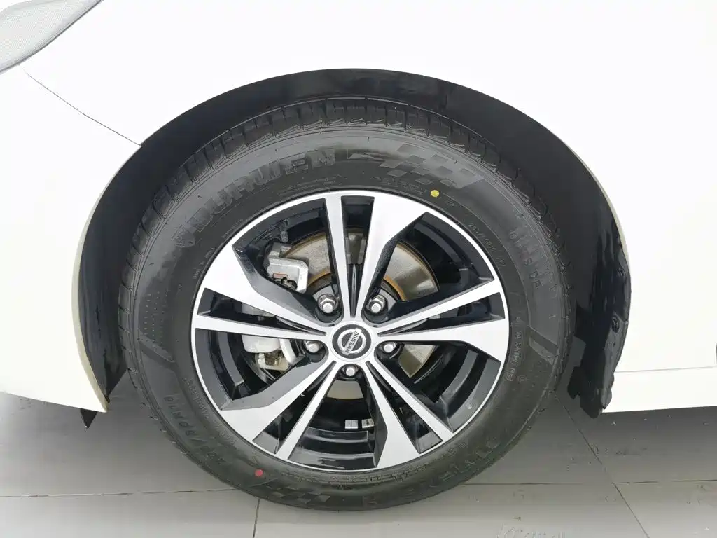 Nissan Sylphy 2019 — фото 17