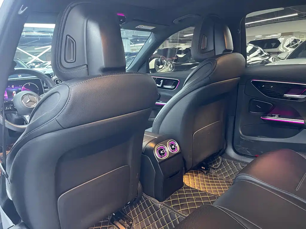 Mercedes-Benz C-Class 2023 — фото 10