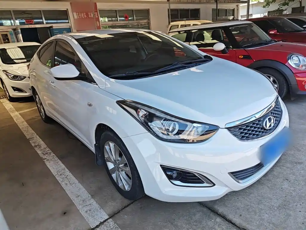 Hyundai Elantra Langdong 2018 — фото 4