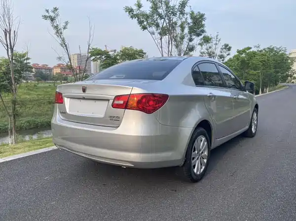 Roewe 350 2015