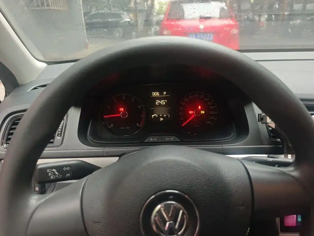 Volkswagen Lavida 2015
