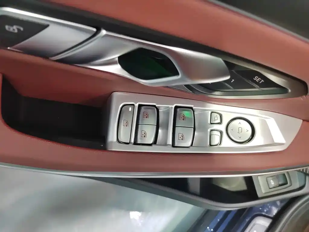 BMW 3 Series 2025 — фото 16