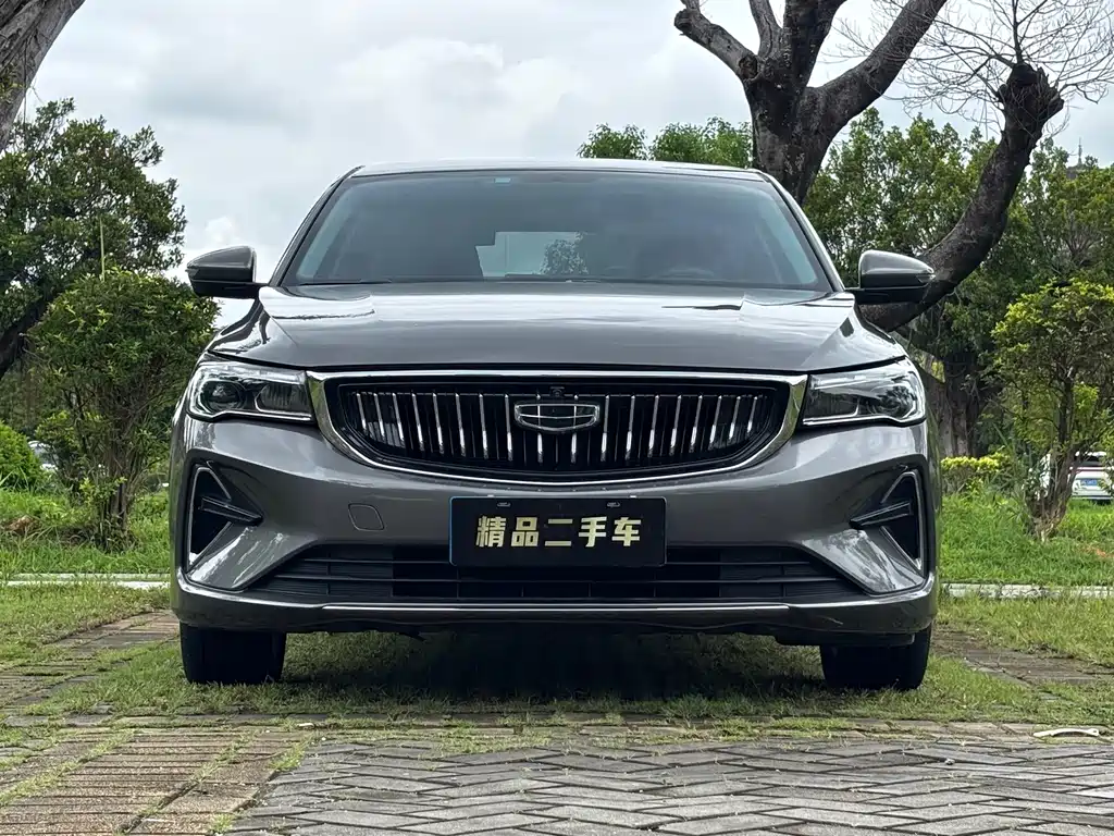 Geely Emgrand 2022