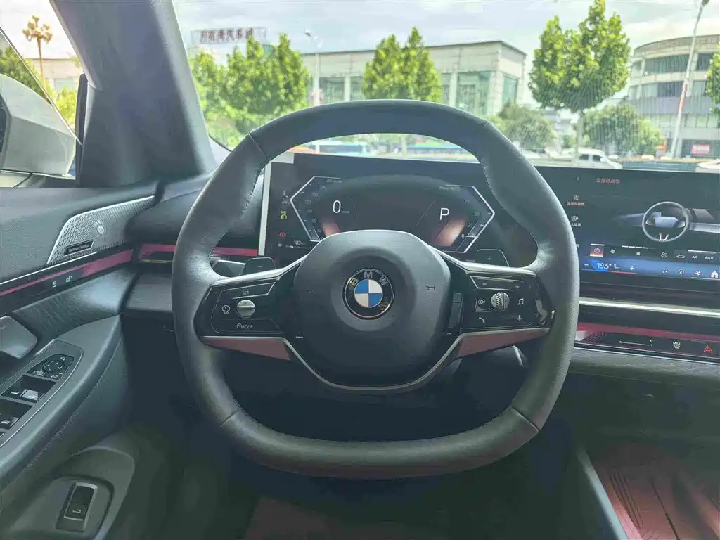 BMW 5 Series 2024 — фото 15