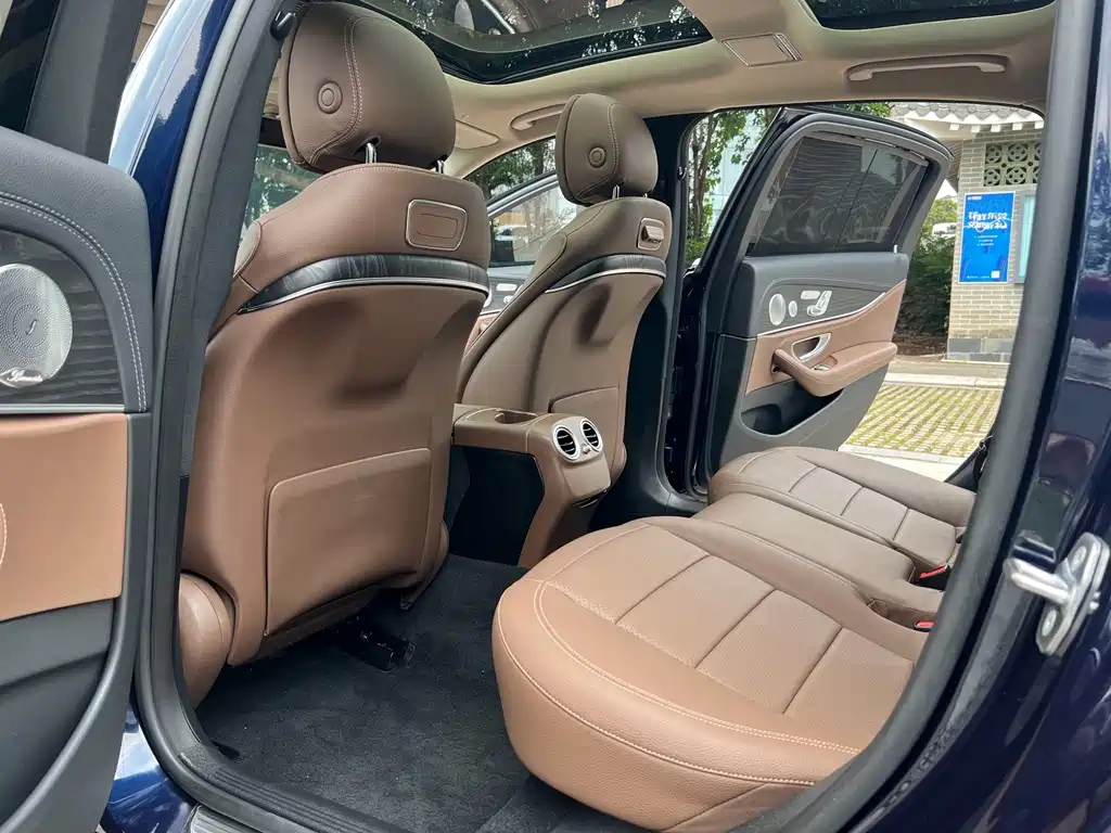Mercedes-Benz E-Class 2020 — фото 10