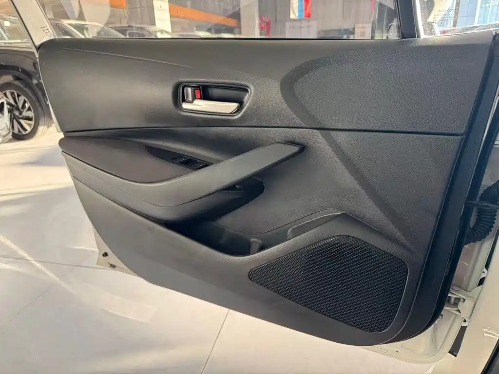 Toyota Corolla 2022 — фото 13