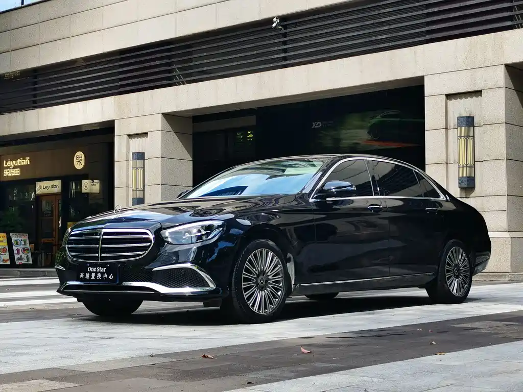 Mercedes-Benz E-Class 2023 — фото 2
