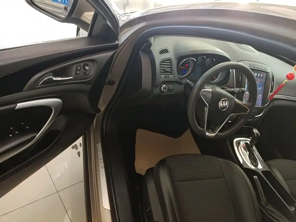 Buick Regal 2017 — фото 16