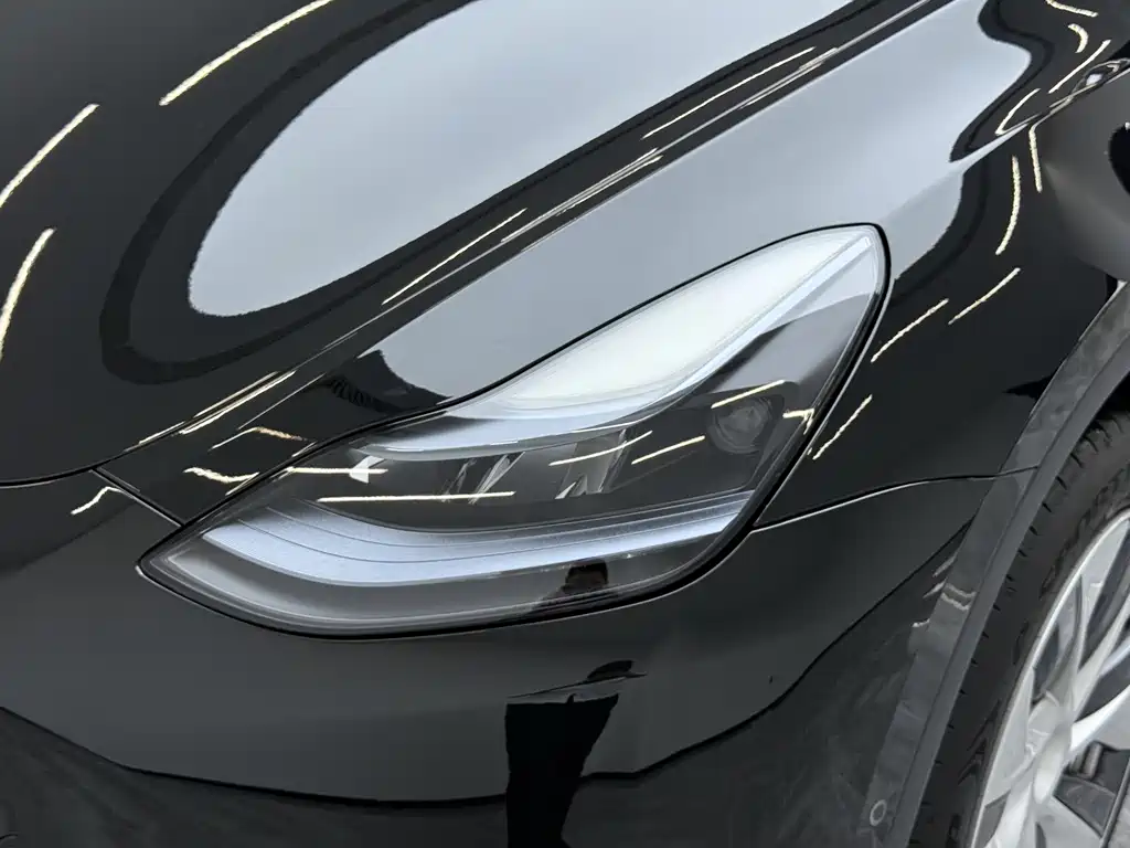 Tesla Model Y 2023 — фото 11