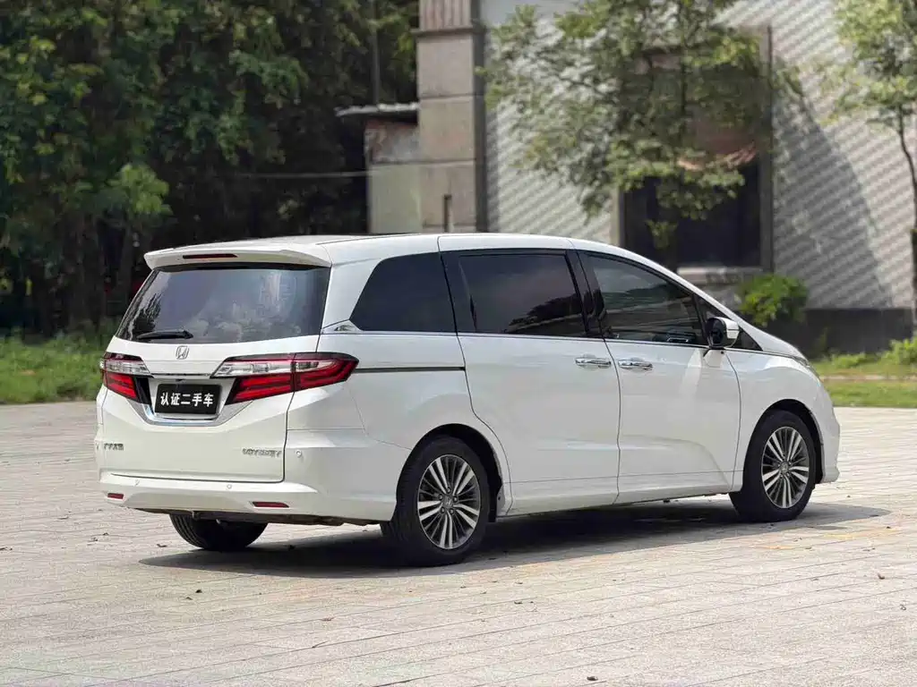 Honda Odyssey 2018 — фото 8