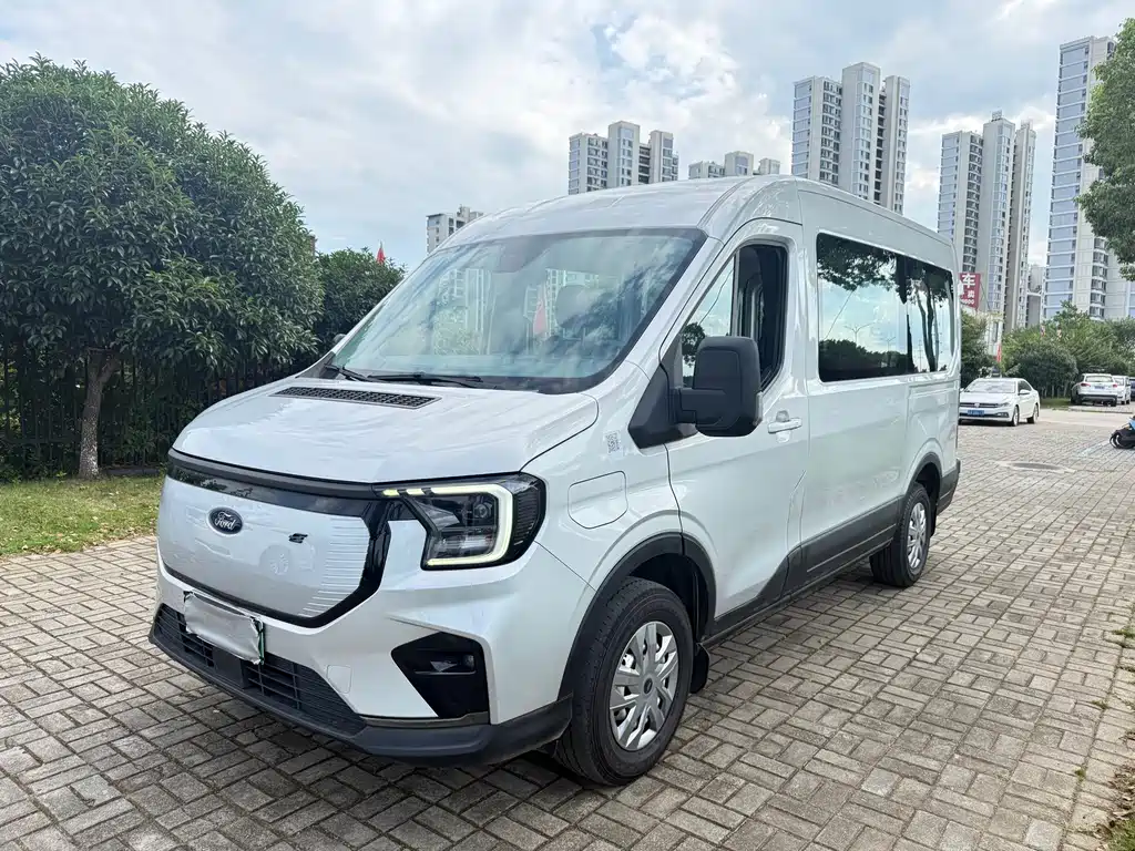 Ford E-Transit 2023 — фото 1