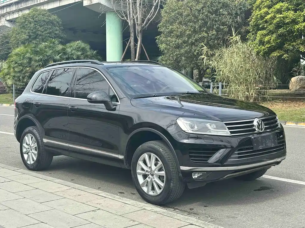 Volkswagen Touareg 2017 — фото 8