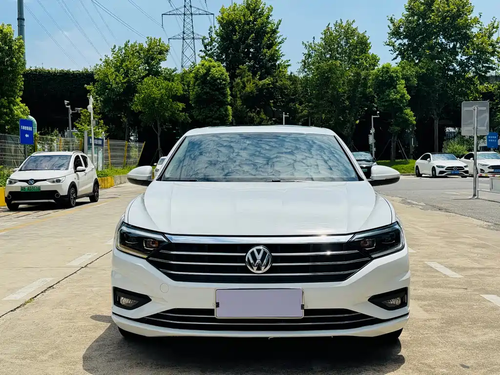 Volkswagen Sagitar 2020