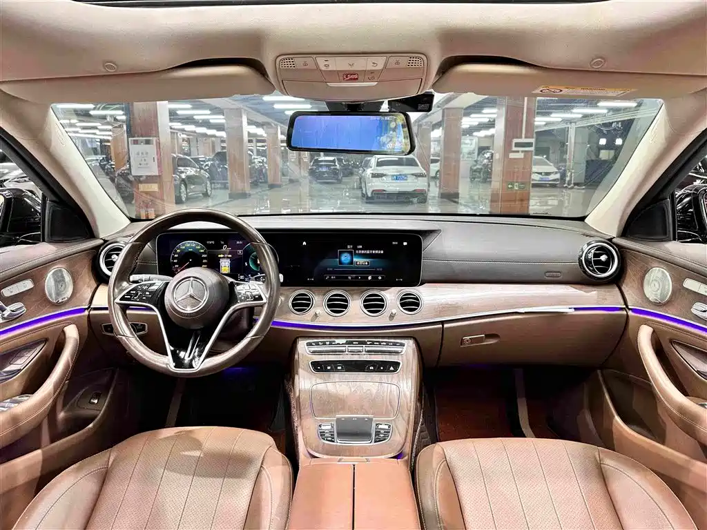 Mercedes-Benz E-Class 2022 — фото 11