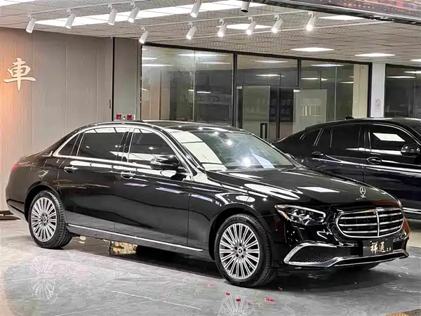 Mercedes-Benz E-Class 2022