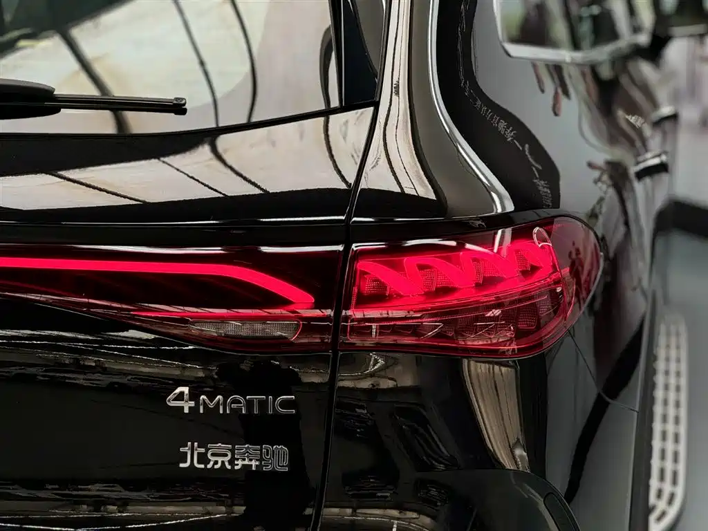 Mercedes-Benz EQE SUV 2024