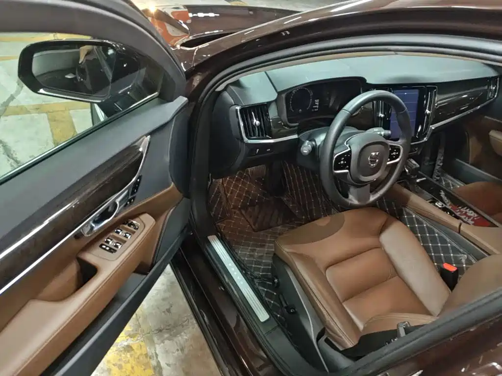 Volvo S90 2018 — фото 16
